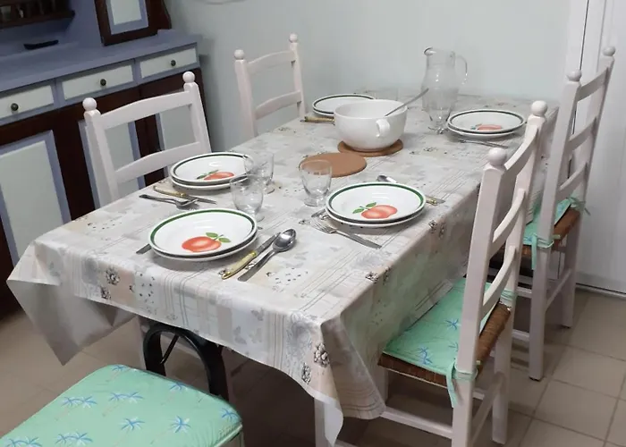 Maison Familiale Avec Jardin A Lahosse, 110 M² 度假居